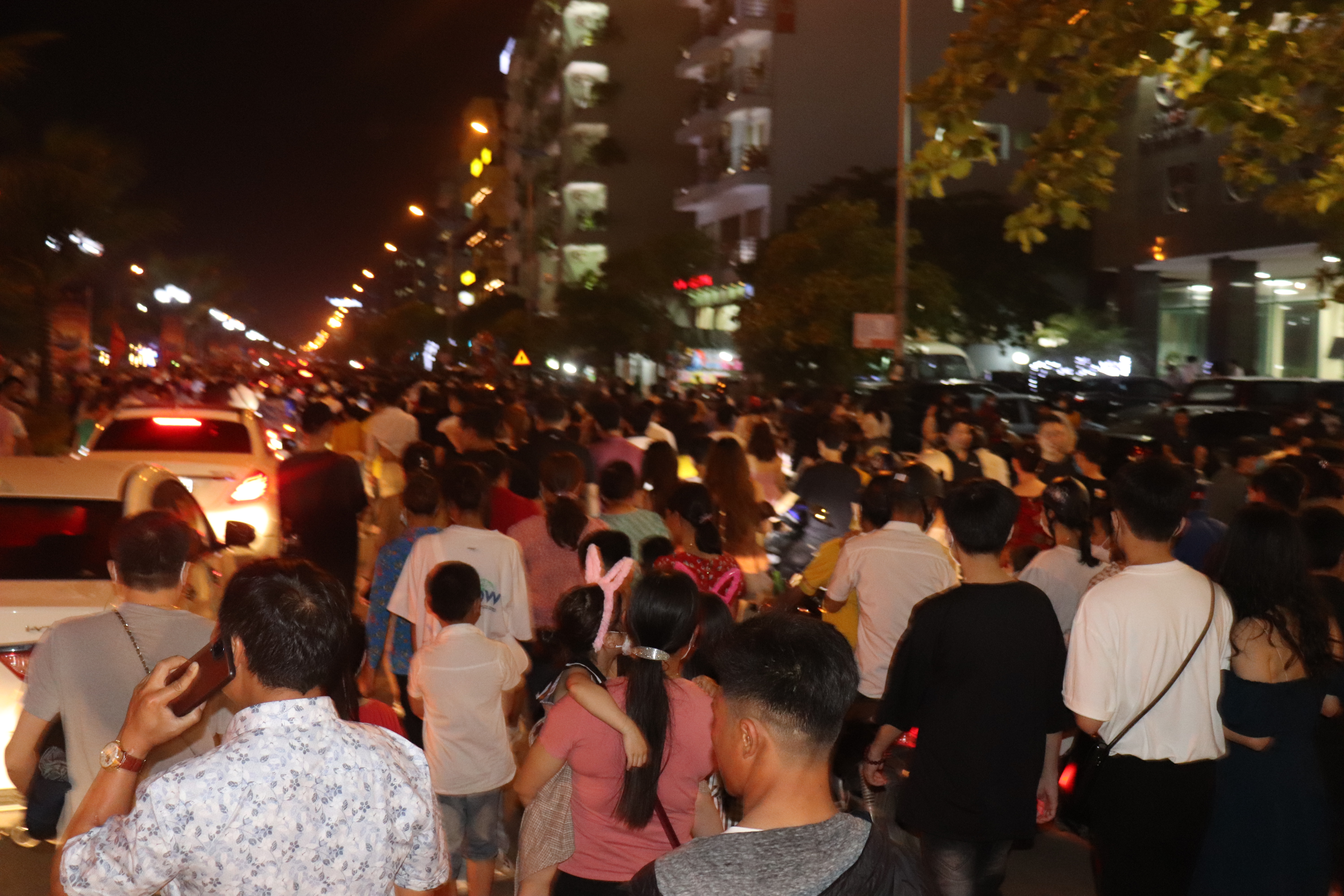 anh-sam-son-ch236m-trong-bien-nguoi_7.jpg anh-sam-son-ch236m-trong-bien-nguoi_7.jpg