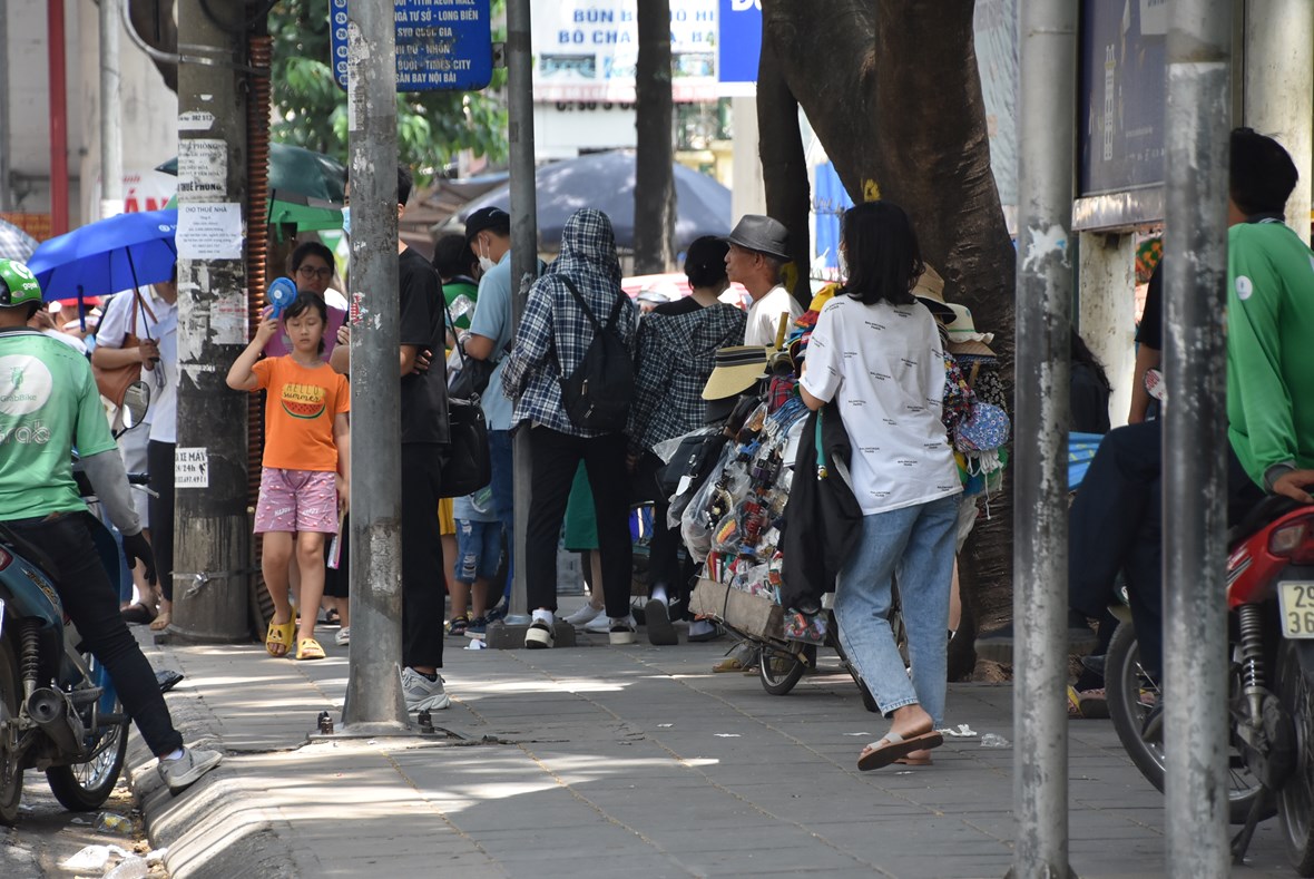 anh-xang-dat-do-troi-nang-n243ng-d226n-h224-noi-39tron39-l234n-phuong-tien-c244ng-cong_2.jpg anh-xang-dat-do-troi-nang-n243ng-d226n-h224-noi-39tron39-l234n-phuong-tien-c244ng-cong_2.jpg