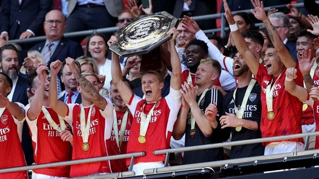 Arsenal giành chức vô địch Siêu Cúp Anh sau loạt sút luân lưu