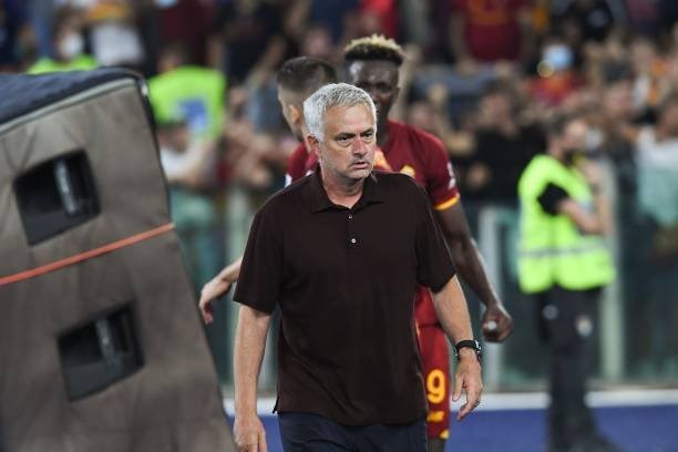 as-roma-thang-th243t-tim-hlv-mourinho-d243n-hai-cot-moc-vi-dai_5.jpg