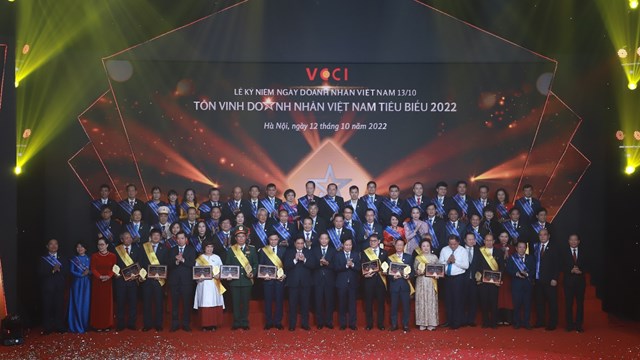 Bà Đỗ Nguyệt Ánh - Chủ tịch Hội đồng thành viên Tổng công ty Điện lực miền Bắc được vinh danh Doanh nhân tiêu biểu Việt Nam 2022 