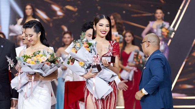 Bán kết Hoa hậu Hoàn vũ 2022: Dàn mỹ nhân tỏa sáng, Lệ Nam là thí sinh nổi bật