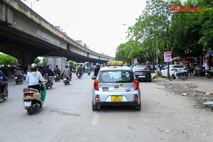 b227i-xe-tu-ph225t-39khung39-ngang-nhi234n-lan-chiem-l242ng-duong_6.jpg