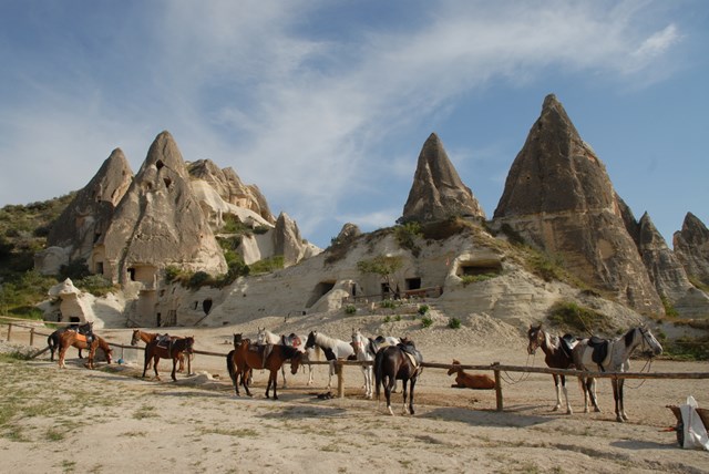 b234n-trong-cappadocia-th224nh-pho-ngam-ky-dieu-cua-tho-nhi-ky_6.jpeg b234n-trong-cappadocia-th224nh-pho-ngam-ky-dieu-cua-tho-nhi-ky_6.jpeg