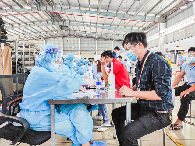 b236nh-duong-ti234m-vaccine-cho-50000-c244ng-nh226n-tai-c225c-khu-c244ng-nghiep_1.jpg