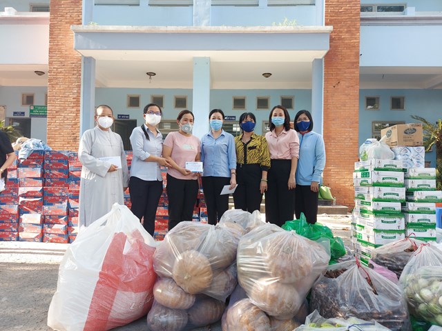 b236nh-duong-trien-khai-h224ng-loat-ch237nh-s225ch-giu-ch226n-nguoi-lao-dong_1.jpg