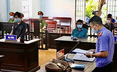 Bình Thuận: 12 tháng tù giam cho kẻ cố tình vượt chốt chống người thi hành công vụ