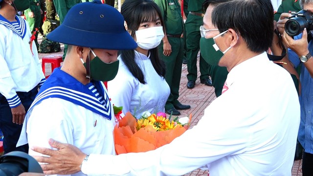 Bình Thuận: Lễ giao nhận quân không quá 15 phút