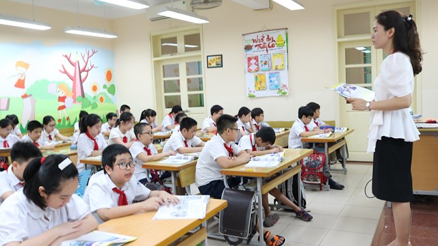 Ba lý do đề xuất giáo viên không gọi học sinh là ‘con’ của nhà nghiên cứu Lại Nguyên Ân