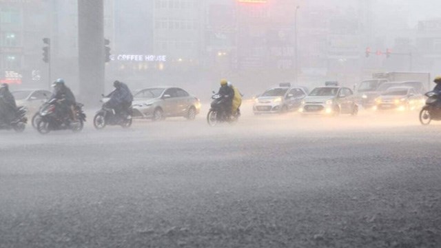 Bắc Bộ có mưa, Trung và Nam Bộ nắng nóng