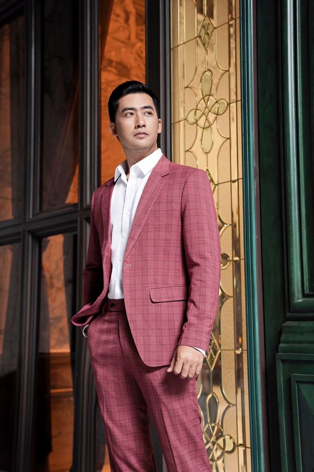 bao-anh-trai-qua-10-ng224y-39kinh-ho224ng39-de-nhap-vai-trong-39mat-na-guong39_2.jpg bao-anh-trai-qua-10-ng224y-39kinh-ho224ng39-de-nhap-vai-trong-39mat-na-guong39_2.jpg