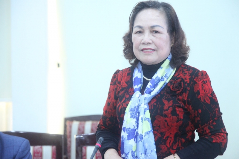 Bà Phạm Thị Xuân - Phó Chủ tịch thường trực Hội phát biểu tại Hội thảo.