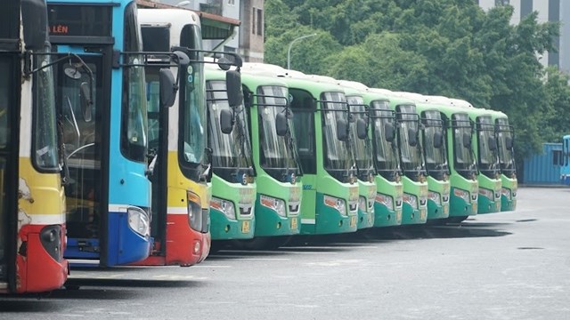 Bao giờ xe buýt Hà Nội hoạt động trở lại?