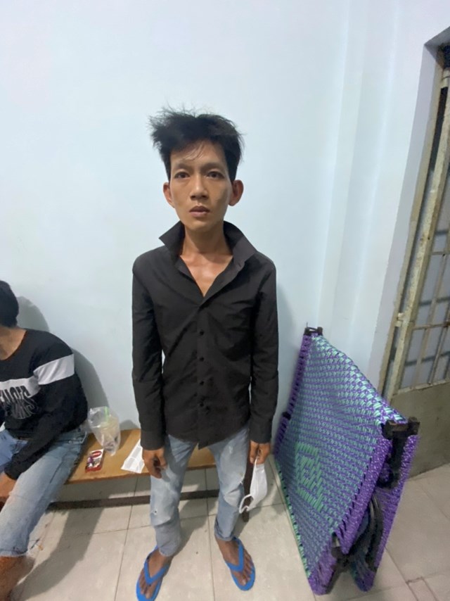 bat-giu-2-doi-tuong-g226y-ra-h224ng-loat-vu-trom-ti-vi-c226y-kieng_1.jpg bat-giu-2-doi-tuong-g226y-ra-h224ng-loat-vu-trom-ti-vi-c226y-kieng_1.jpg