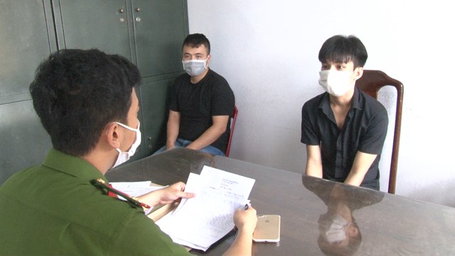 Bắt gọn 2 đối tượng ra tay cướp giật điện thoại người đi đường