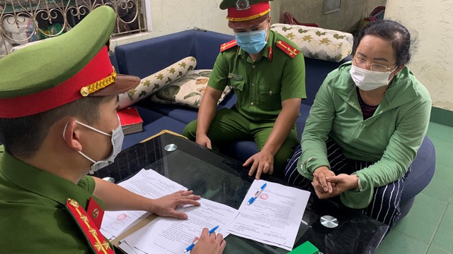 Bắt ‘nữ quái’ lấy trộm hơn 20 cây vàng và 146 triệu đồng