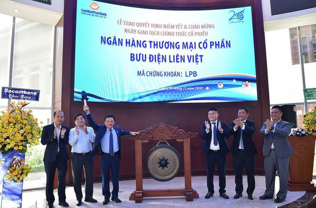 Bầu Thụy âm thầm lọt Top 10 tỷ phú giàu nhất sàn, tiến sát vị trí của bà Phạm Thu Hương - Ảnh 1. Bầu Thụy âm thầm lọt Top 10 tỷ phú giàu nhất sàn, tiến sát vị trí của bà Phạm Thu Hương - Ảnh 1.