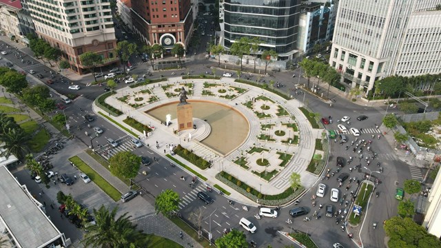 Bến Bạch Đằng và Công viên Mê Linh đẹp 'mê hồn' sau chỉnh trang