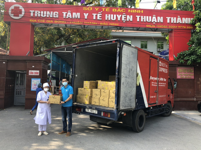 BEST Express hỗ trợ vận chuyển miễn phí hàng cứu trợ đến vùng dịch - Ảnh 1.