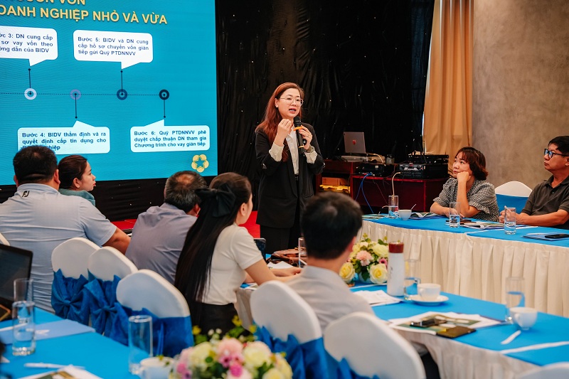 Bà Nguyễn Thị Kim Phượng - Phó Giám đốc Ban Khách hàng doanh nghiệp BIDV phát biểu tại Diễn đàn