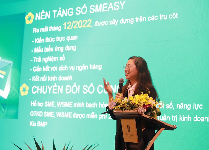 Chú thích ảnh 03: Bà Nguyễn Thị Kim Phượng - đại diện BIDV, chia sẻ thông tin tại Hội thảo công bố Sách trắng