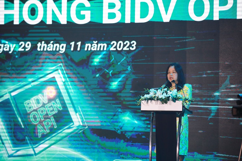 Bà Phạm Thị Thu Diệp - Tổng giám đốc IBM Việt Nam phát biểu tại Lễ ra mắt