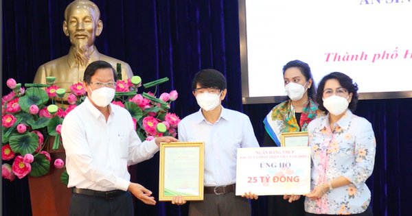 BIDV tiếp tục ủng hộ TP. Hồ Chí Minh 25 tỷ đồng để phòng, chống dịch Covid-19
