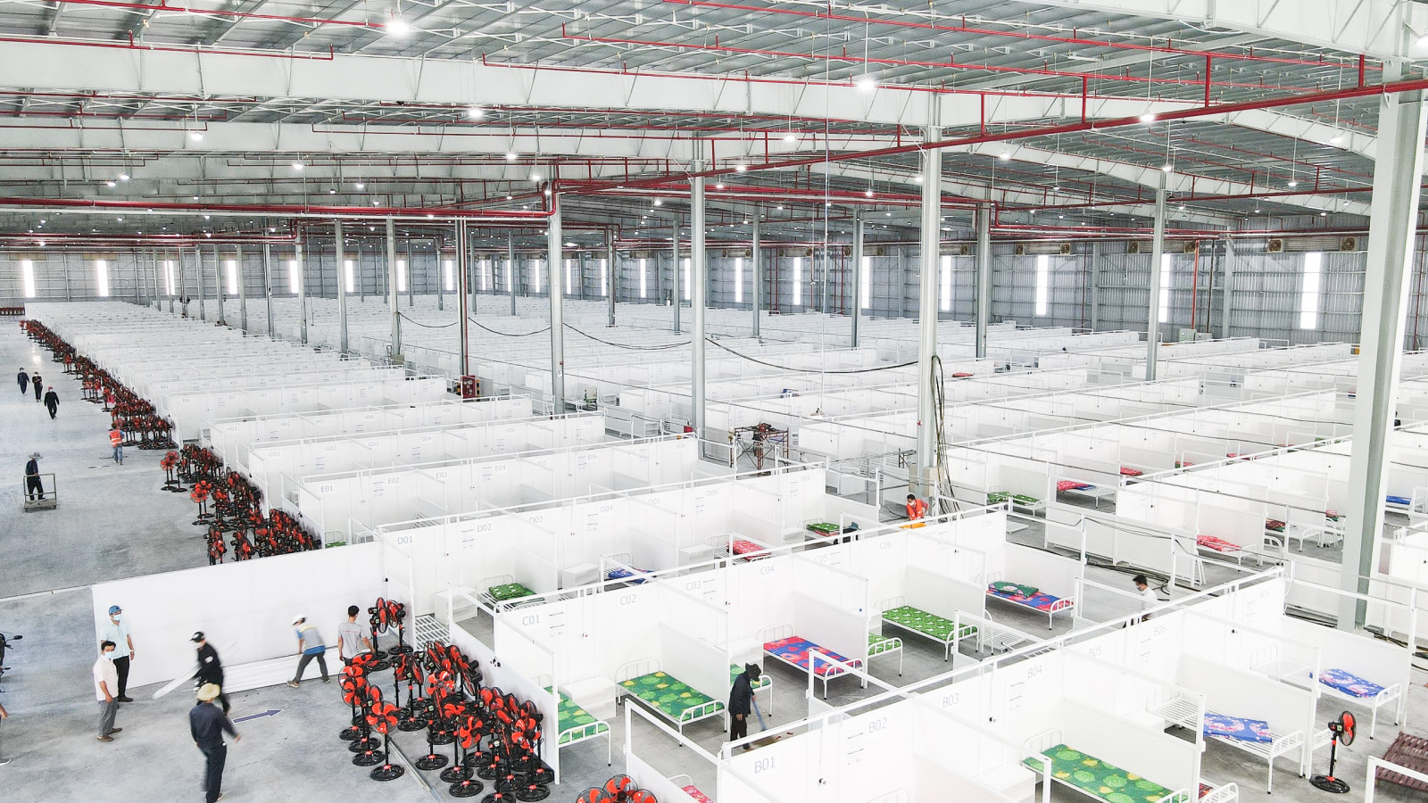 Bình Dương: Khẩn trương xây dựng kế hoạch ứng phó trên 150.000 ca COVID-19