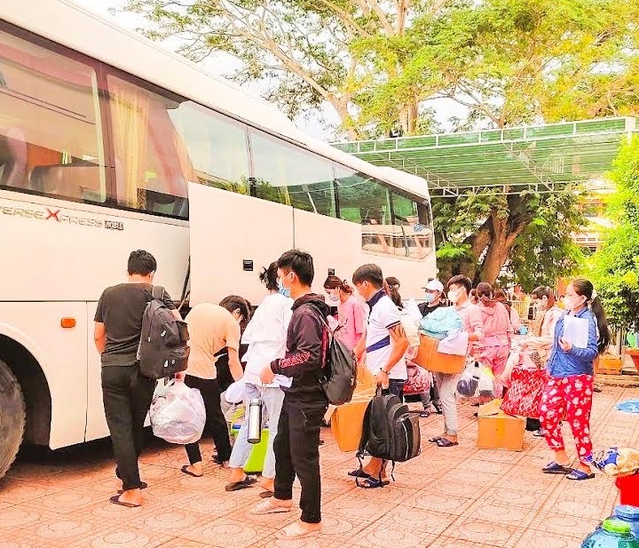 BÌNH DƯƠNG: Số ca khỏi bệnh tăng cao, F0 mắc mới giảm mạnh
