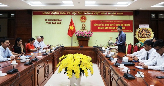 Bổ nhiệm ông Nguyễn Đức Vinh giữ chức Chánh Văn phòng UBND tỉnh Đắk Lắk.