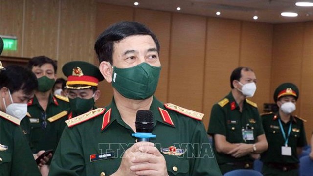Bộ trưởng Bộ Quốc phòng khen thưởng 70 tập thể, cá nhân xuất sắc trong phòng, chống dịch