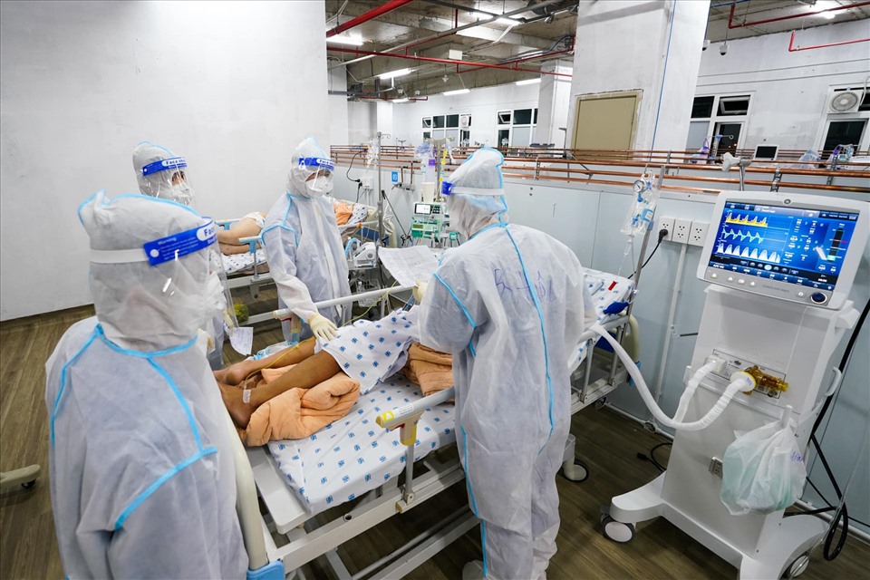 Bộ trưởng Bộ Y tế kêu gọi các nhà khoa học chung tay đẩy lùi dịch COVID-19