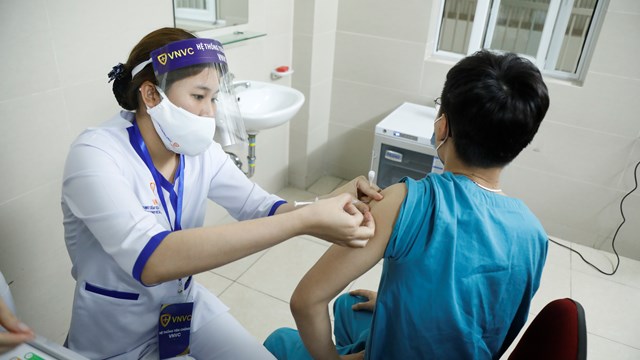 Bộ Y tế thông tin về gia hạn sử dụng vaccine Pfizer