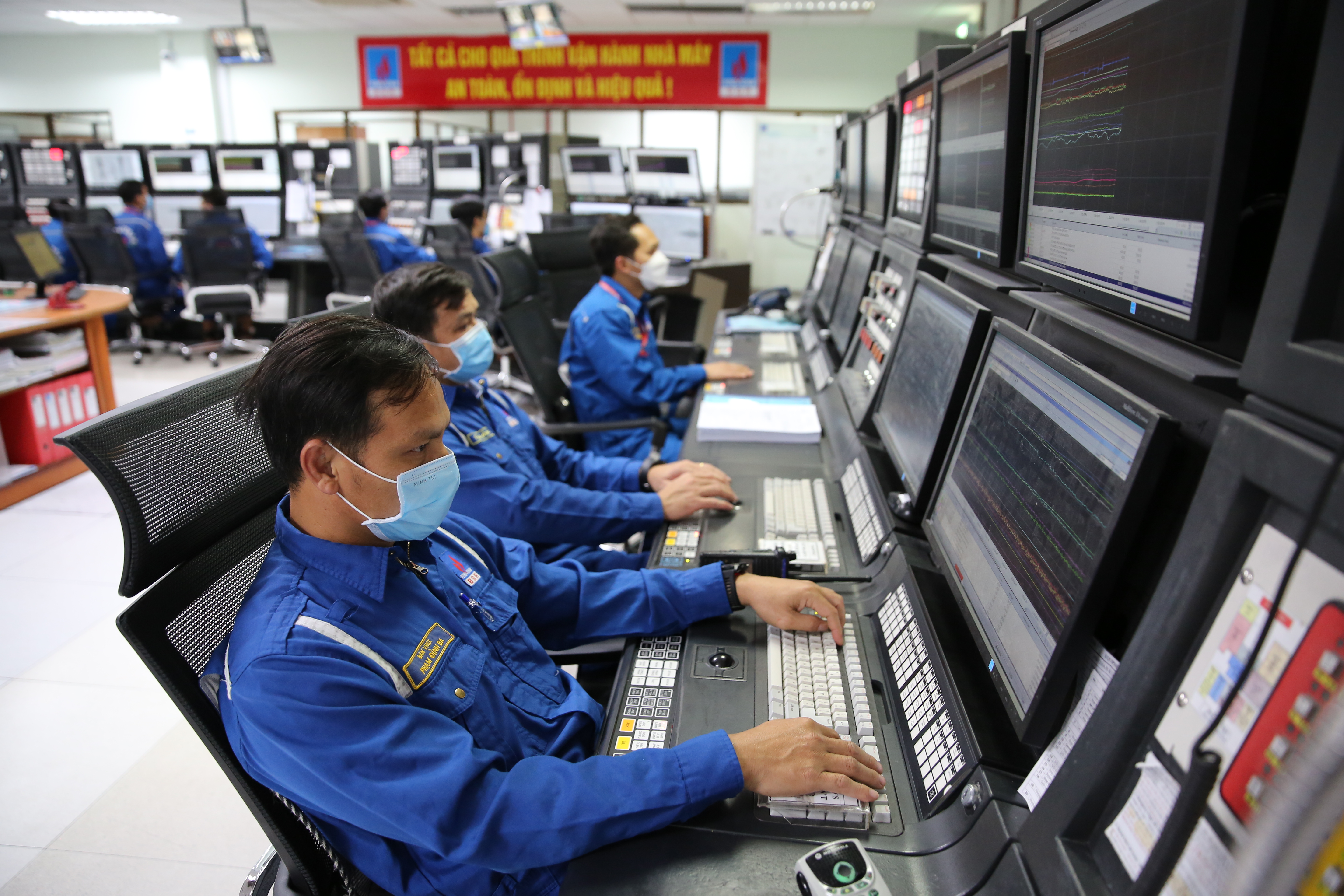 bsr-mot-phan-tu-the-ky-phung-su-to-quoc_1.jpg
