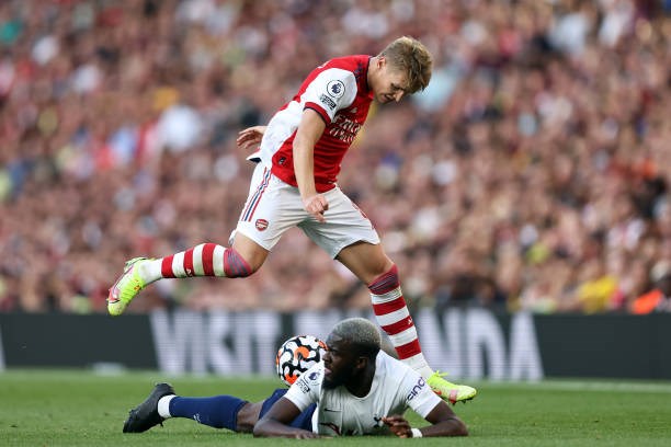 bukayo-saka-di-v224o-lich-su-derby-bac-london-arsenal-thang-dam-tottenham_6.jpg