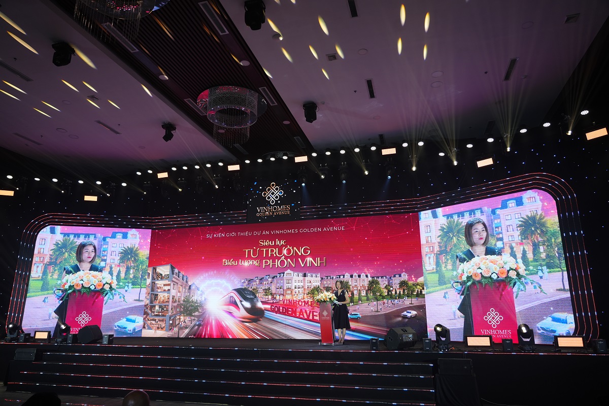 Đại diện chủ đầu tư chia sẻ các thông tin chính thức về dự án Vinhomes Golden Avenue trong sự chờ mong của hàng nghìn khách hàng