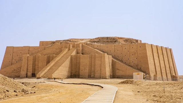 Câu trả lời của Iraq cho các kim tự tháp cổ đại
