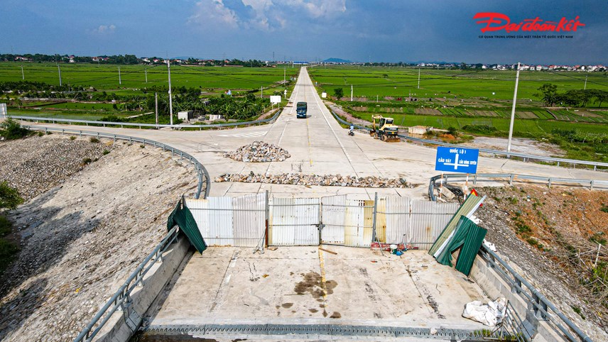 c226y-cau-tram-ty-noi-lien-h224-noi-bac-giang-bi-bo-hoang-v236-kh244ng-loi-l234n-xuong_7.jpg c226y-cau-tram-ty-noi-lien-h224-noi-bac-giang-bi-bo-hoang-v236-kh244ng-loi-l234n-xuong_7.jpg
