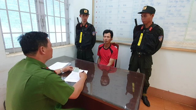 Công an tỉnh Đắk Lắk bắt giữ đối tượng truy nã về tội 'Làm giả tài liệu'