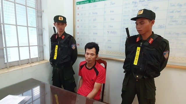 c244ng-an-tinh-dak-lak-bat-giu-doi-tuong-truy-n227-ve-toi-39l224m-gia-t224i-lieu39_1.jpg c244ng-an-tinh-dak-lak-bat-giu-doi-tuong-truy-n227-ve-toi-39l224m-gia-t224i-lieu39_1.jpg
