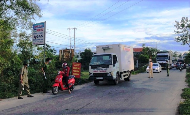 c244ng-an-tp-tam-ky-ph242ng-tuyen-vung-chac-chong-dich-covid-19_2.jpg c244ng-an-tp-tam-ky-ph242ng-tuyen-vung-chac-chong-dich-covid-19_2.jpg