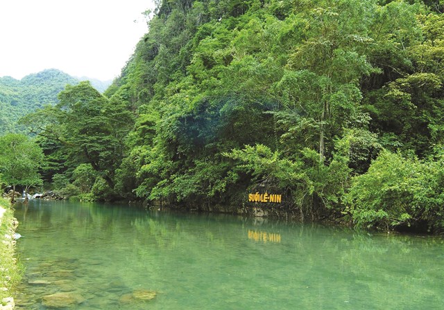 c244ng-vi234n-dia-chat-non-nuoc-cao-bang_2.jpg