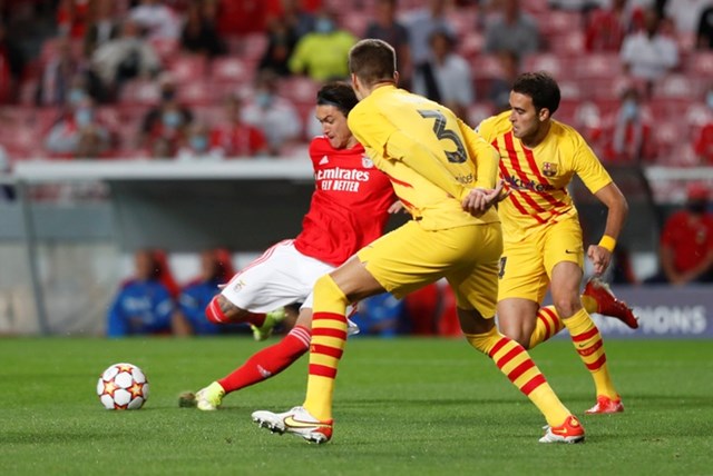 c250-soc-bang-e-c250p-c1-barca-thua-tham-0-3-bayern-lap-ky-luc_1.jpg c250-soc-bang-e-c250p-c1-barca-thua-tham-0-3-bayern-lap-ky-luc_1.jpg