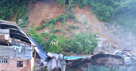 Cả gia đình nhập viện cấp cứu vì sạt lở đất tại Đắk Lắk
