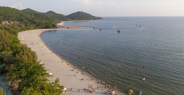 Cả nước quay cuồng trong cơn sốt đất, nhà đầu tư tìm hướng đi an toàn - Ảnh 1.