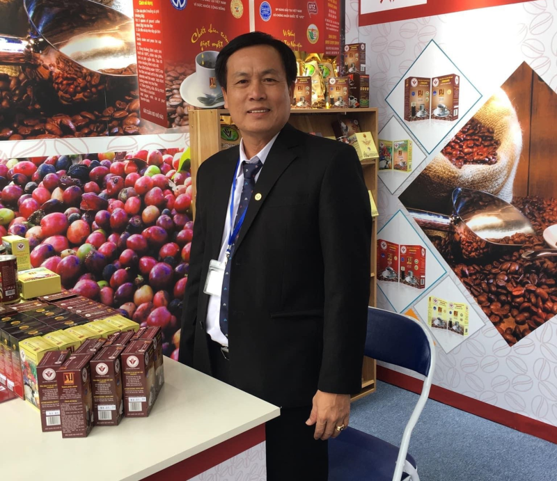 Ông Nguyễn Hòa Chính - đại diện Công ty Cổ phần Cà phê Đắk Hà tại gian hàng phục vụ tại Hội nghị Thượng đỉnh Mỹ - Triều tại Hà Nội (2/2019).