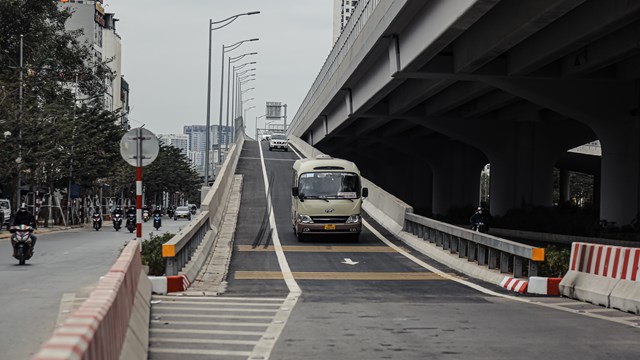 Cận cảnh: 6 nhánh lên xuống cầu cạn Mai Dịch - Nam Thăng Long thông xe