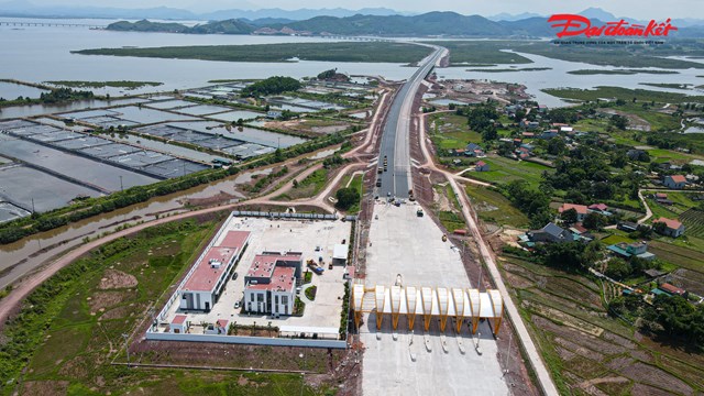 Cận cảnh cao tốc Vân Đồn - Móng Cái trước ngày về đích