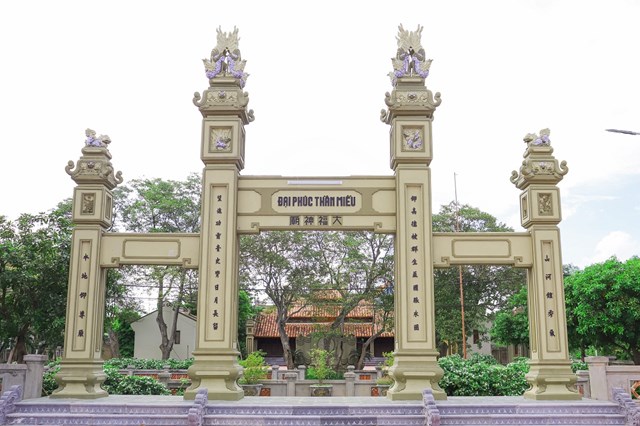 can-canh-ng244i-mieu-tho-tuong-phat-th225nh-mau-doc-d225o-o-qu234-l250a-quang-b236nh_6.jpg