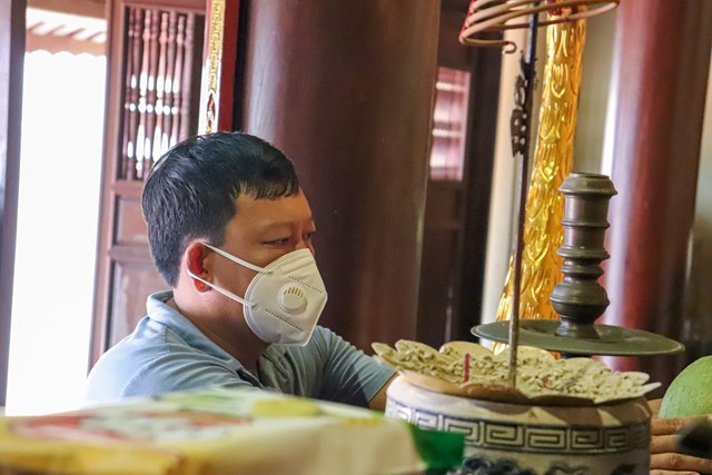 can-canh-ng244i-mieu-tho-tuong-phat-th225nh-mau-doc-d225o-o-qu234-l250a-quang-b236nh_8.jpg